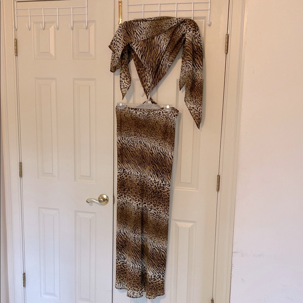 Mesmerize EUC Wild Glam Animal Print Maxi Skirt Scarf Set medium brown black